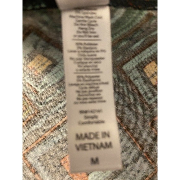 Lularoe Lynnae Long Sleeve Shirt Top Green Geometric Size Medium NWT - Picture 4 of 7